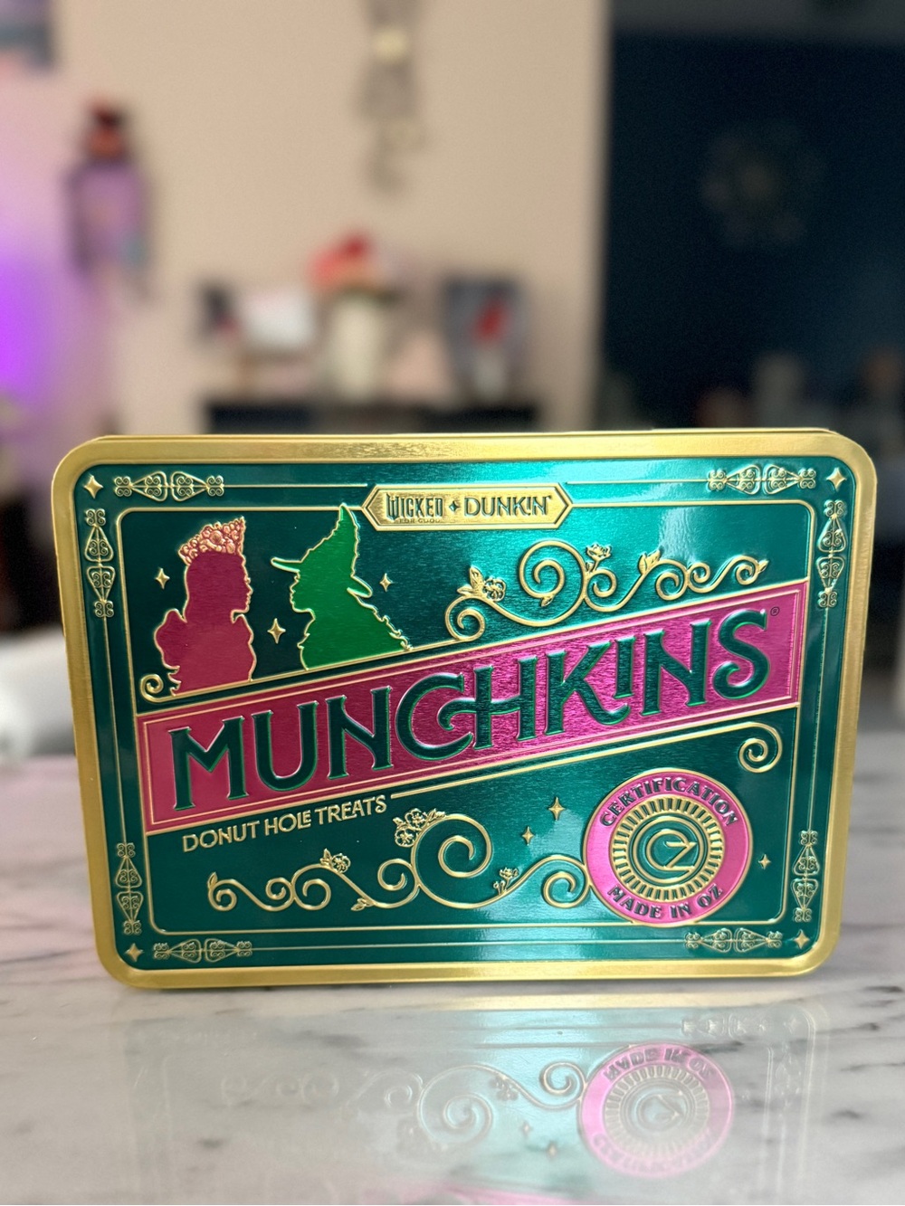 ✨ New Dunkin x Wicked Munchkin Tin Elphaba & Glinda Limited Edition RARE ✨